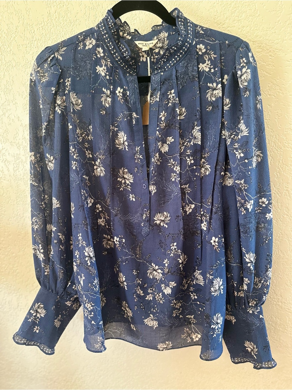 Max Studio indigo Blue Floral Long-Sleeve Blouse